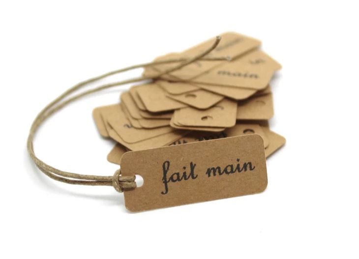 30 étiquettes "fait main" + fil