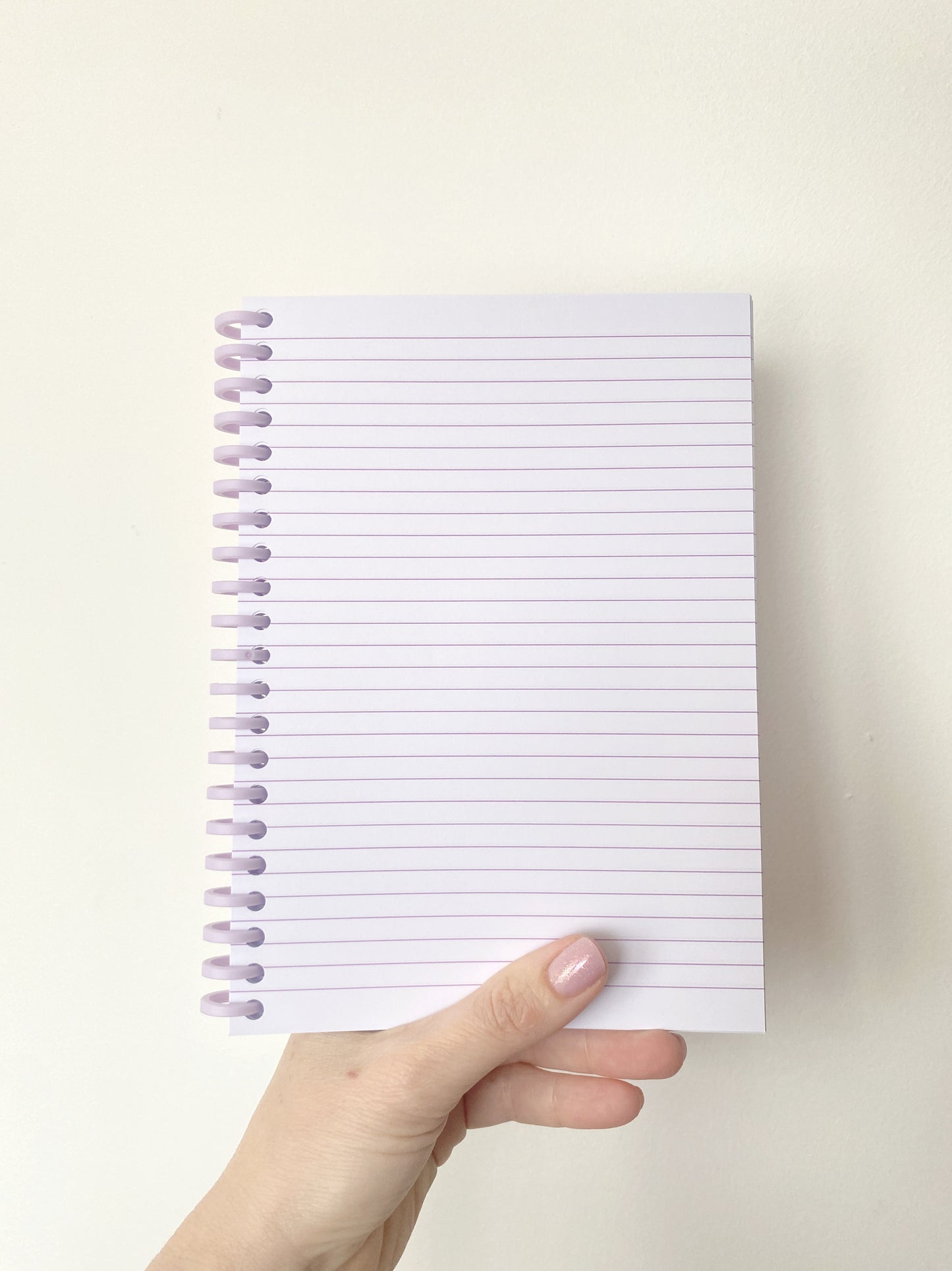 Carnet A5 blanc fleurs violettes