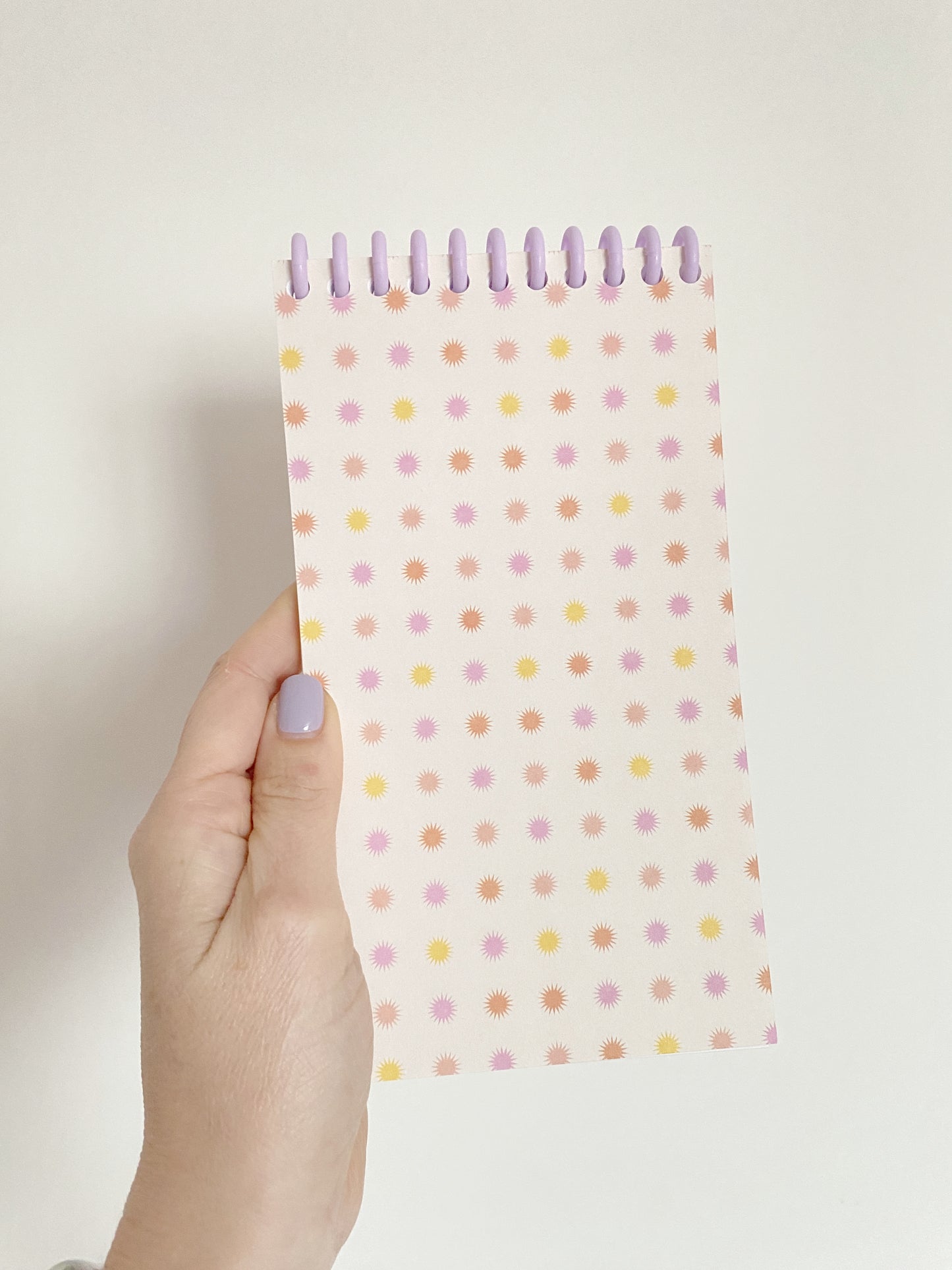 Carnet soleils orange, jaune et violet ( feuilles blanches )